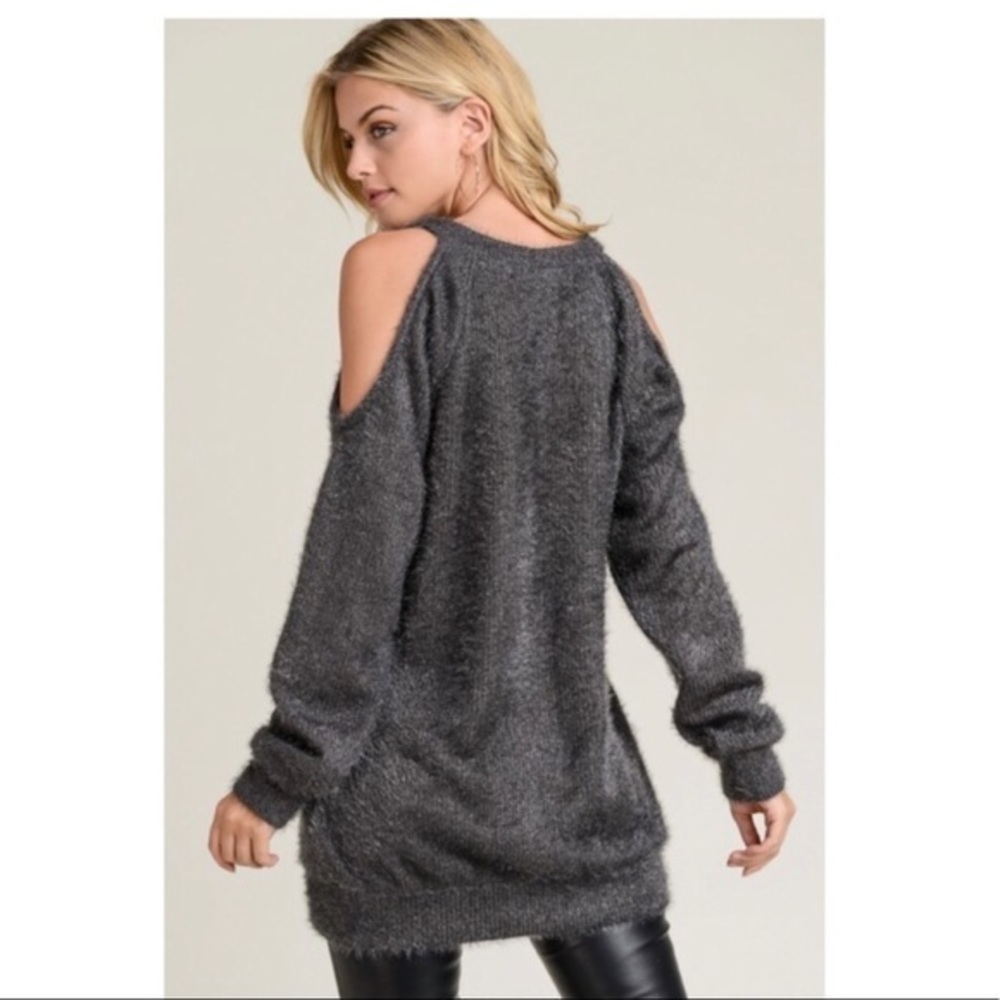 NEW Cold Shoulder.Long Sleeve Grey Women’s Sweater. Small and Large.